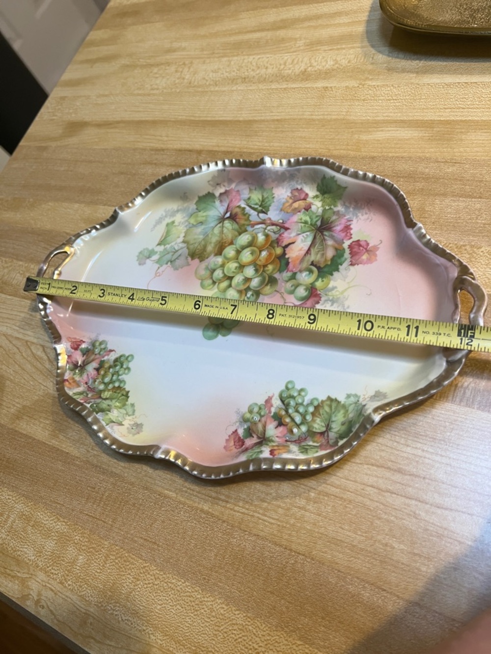 #1739+ Vintage Decorative Grapes Porcelain Serving Tray - Cream and Green - Picture 4 of 12